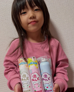 株式会社マックスさんの泡ねんど 遊べるボディーソープ🫧3種類展開されている🫧無香料🫧いちごの香り🫧ぶどうの香りをお試しさせていただきました🥰缶をふりふり、ポンプを押したらもこもこ泡が出…のInstagram画像