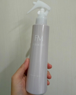 #PR #株式会社黒龍堂 9月発売の新商品⭐️ファーモイスト　全身パックボディミストをお試ししました💛片手で使えるトリガータイプなのでお風呂上がりのケアが楽ちん！さらに逆さでも使える…のInstagram画像