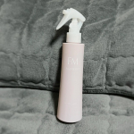 🌷FIRMOIST🌷190ml 1,980円___＼9月新発売／スプレータイプのボディミスト✨最近肌が乾燥してきて全身ケアするのになかなか背中が大変だったけどこれ使ってからラク！✌…のInstagram画像