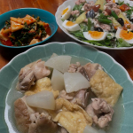 『お得用こんぶ茶』のみの味付けで、大根と鶏とお揚げの煮物お茶漬けきのことお揚げの炊き込みご飯のおむすび🍙を作ってみました♪こんぶ茶をちょっと多めに入れると鶏やお揚げの出汁と合わさって…のInstagram画像