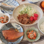 *年末は繁忙期で仕事がとっても忙しい💦休日は大掃除やって食事の支度は後回し…バランスよく食事がしたいのに、なかなか時間が取れなーい😱こちらの「FitDish」のおかげでめちゃくちゃ助かっ…のInstagram画像