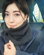 うちの夫婦は体格差があり体感温度が全く違うので、よく、「寒くない？」と確認してくれるのですが、なぜか最近「寒くない」と答えることが多くて。ふと考えると、このネックウォーマーをしているときだ！と気づ…のInstagram画像