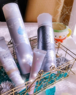 真冬のメイクに欠かせないアイテム4選♡💎うるおいミスト+　💎メイクカバー フラットベース　💎メイクカバー KISS SHOT　💎ナイトミストパックうるおいミスト+は、化粧崩れ、外的乾燥を防ぐフ…のInstagram画像