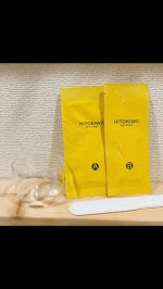 炭酸パックでモチ肌A剤とB剤を混ぜて、顔に塗って、15分待つ。顔に塗るのが少し難しいけど、剥がす時に綺麗に剥がれた！剥がした後は、もちもち肌に！普段はシートマスク15分ほど置いてると、…のInstagram画像
