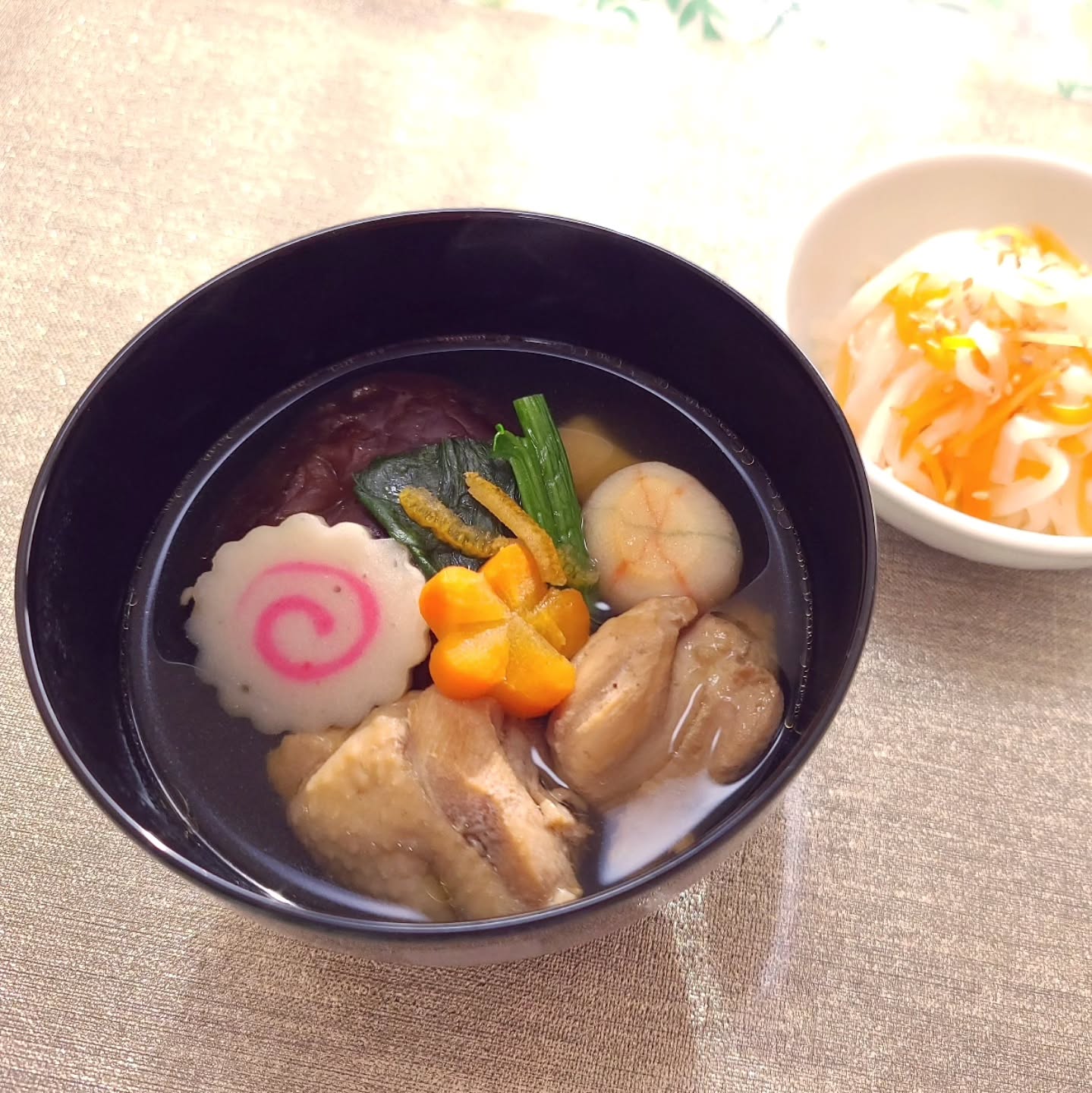 口コミ投稿：今さらですが😊💦今年のお雑煮メモ✏️冷凍庫パンパンで入らず鰤も入れてなくてかつお菜…