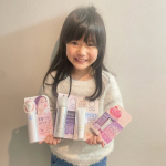 女子が大喜び４点セットうるおうコスメたちかわいいラッピングされて届いて親子でテンションあがった～♪冬のかさかさを潤してくれそうな今すぐ使えそうな４種類～！１枚目写真の左から諄に紹介さ…のInstagram画像