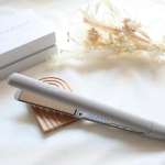 .ラディアント シルクプロ ヘアアイロン ライト 24mm.プロが使うヘアアイロンとして知られている“ラディアント”が使用しやすいように自宅用として登場.ᐟ.ᐟプロの仕上がりを手軽…のInstagram画像