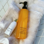 使用感がとても好きで愛用しています😘／アテニア『スキンクリアクレンズオイル』✨ピースフルオレンジの香り🍊＼私も娘たちも大好きなスキンクリアクレンズオイル🙌大好きな理由はオイルの…のInstagram画像