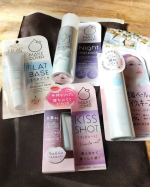 去年の年末に届いたプレゼント。メイクカバーのうるおいアイテム４種類。☆うるおいミストメイクしてシュッとスプレーするだけで、密着ベースがうるおいながらメイクをキープしてくれます。☆メイク…のInstagram画像