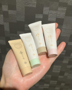 akyrise（アキュライズ）のお試し詰合せを使用することにしました。こちらは「つけすぎ」「塗りすぎ」「洗いすぎ」の『やりすぎケア』からすはだを解放し、すこやかな肌を目指すスキンケア。　石鹸と…のInstagram画像