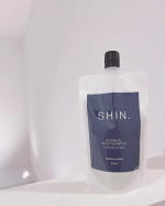 🩵SHIN.薬用ボタニカルスカルプシャンプー300mL..忙しい男性のために1本で印象UP！なんと、1本3役のボタニカルシャンプー🧴‎◌𓈒𓐍男性のためのオールインワンシャンプーがパワーアッ…のInstagram画像