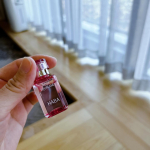 .／天然ローズが香る私だけのリラックスタイム🌹＼今年に入ってから新しく始めたこと。ハーバーのローズスクワランを使用し始めたこと。手に取ると思わず目を閉じて深呼吸してしまうような…のInstagram画像