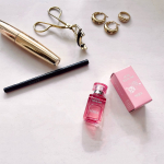 日本でスクワランオイルといえばベストセラーのHABA〜ハーバーですがこの時期だけの限定品のROSE SQUALANEを試しています「バラの女王」と呼ばれるダマスクローズだけあって気品溢れる香…のInstagram画像