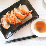 「肉餃子と野菜餃子で大満足！大容量！」の画像（3枚目）