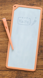 。📝Kaite メモ何度でも書いたり消したりができる磁性メモパッド✨リニューアルしてより文字が鮮明にさらに消字性能も向上しました！..私が使ったのはA4×1/3サイズ。縦でも横でも…のInstagram画像