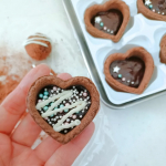 ❥バレンタインチョコ作りーーーっ(ฅ>ω<ฅ)♡お菓子作りだいすきで、冬休み中に3回お菓子作りしたんだけど今回は共立食品様のキット商品で♡本当は娘ちゃん(5)と作って楽しむつもりだったんだけ…のInstagram画像