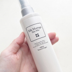 天然シルクが溶け込む髪の美容液「シルクモリンガヘアミスト（無香料）」をお試しさせていただきました！天然由来100％で造り上げたケミカルフリーの無添加ヘアミスト。スプレー後にブラッシングするだ…のInstagram画像