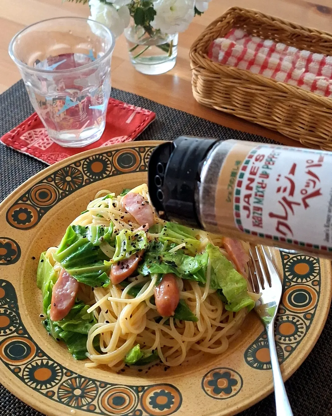 口コミ投稿：.実家の家庭菜園のキャベツを使って、スパイス香るワンパンパスタ🍝【キャベツとウイ…