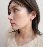 首のシワどうにかしたい🥺どうしても年齢が出ちゃう首。。シワをどうにかしたくて、ピンポイントケア見つけた🙋‍♀️塗りこんでマッサージしてリンパ流して伸ばして、、ちょっとはマシになったかなー😇…のInstagram画像