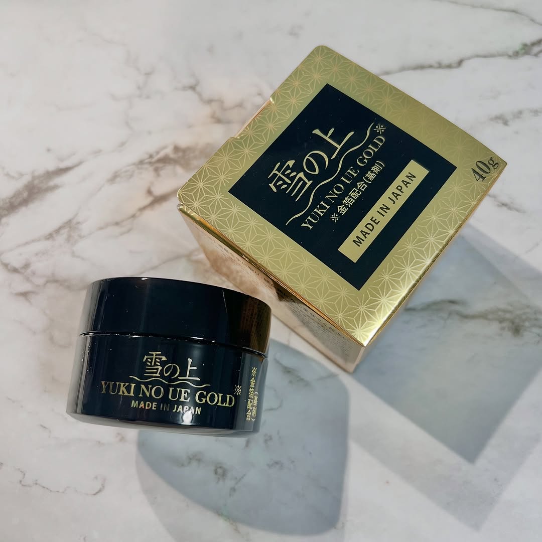 口コミ投稿：雪の上GOLD✨✨ぷるんとしたみずみずしいジェル♡なんと豪華な金箔入りで使っているとテ…