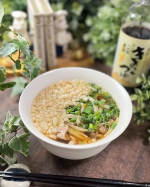 𖤣𖥧𖥣𖡡𖥧𖤣きのこの旨みたっぷり♪豚きのこうどん🍄トッピングは揚げ玉と小ネギ、柚子皮。美味しいしく出来たし身体もぽかぽか温まったよ( *´艸`)ﾑﾌ夜ごはんは軽く麺類をご所望のオッサン。冷…のInstagram画像
