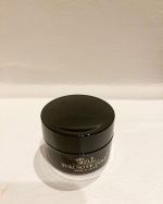 雪の上 GOLDを使い始めました。こちらは大人気の薬用オールインワンジェル「雪の上」から、発売された金箔配合のナイトジェルです。バクチオール、グルタチオン、金箔が入っています。高級感のある…のInstagram画像