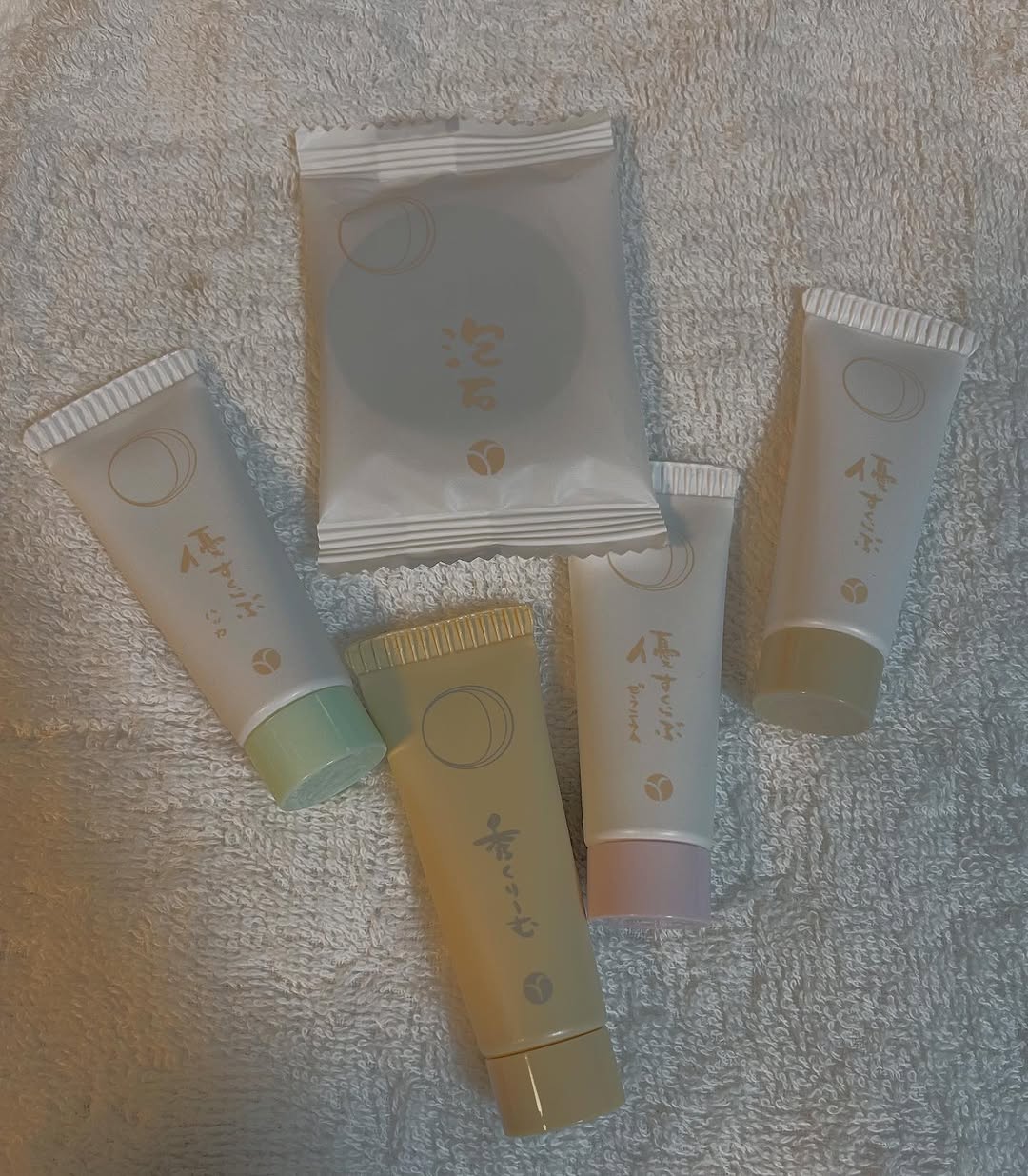 口コミ投稿：ずっと気になってた、→akyrise（アキュライズ）の スキンケアたち。  使い始めました…