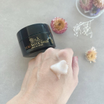 雪の上GOLD普通のタイプ（赤い雪の上クリーム）よりゴールドの粒々が入ってより濃厚なクリームに！#PR #株式会社ステップワールド #雪之上 #雪の上 #yukinoue #雪の上GOLD …のInstagram画像