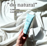 .みずみずしいジェルがメイクをやさしくオフ。.▶do natural　“CLARIFYING CLEANSING GEL”...ーーーーー.植物のみずみずしいうるおいをギュッと…のInstagram画像