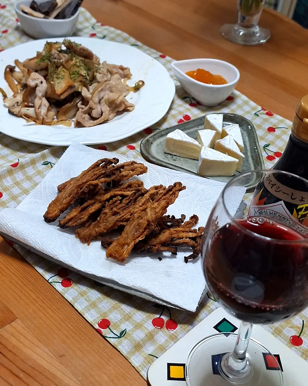 口コミ投稿：.アルモンデぱぱっと地味～な茶色おつまみ😂・エノキの唐揚げ・豚肉とエリンギの炒め…