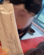 MRE DOG PRO/MRE CAT PRO 5g☓30包入かつお風味のサラサラとした液体です。着色料、香料、保存料無添加。健康サポート。２､３度ペロッとし終了↘次は、フードに混ぜてみ…のInstagram画像