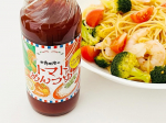 【寺岡家のトマトめんつゆ】 トマトペーストの酸味・甘みを活かし、かつおだしの旨みも効かせた麺つゆです。　トマトとかつお節の旨みは、そうめん、ひやむぎ、冷やしうどんなどの麺つゆはもちろん、いつ…のInstagram画像