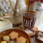 おいしいコーヒーなのに、糖の吸収を抑えて食後の血糖値の上昇を緩やかにしてくれる成分配合のスリモアコーヒー ☕️インスタントコーヒー感覚で使えるからお手軽で、おやつタイムに一緒に飲むと罪悪感がなくな…のInstagram画像