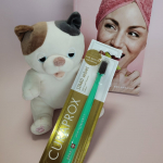 @curaproxjapanスイス生まれの歯ブラシ【クラプロックス歯ブラシ CS12460 ベルベット 】を試用中です💕 グリップが8角形なので握りやすく、磨く角度を調整しやすい点も◎🙆‍♀…のInstagram画像