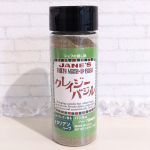 爽やかなハーブの香り広がる『クレイジーバジル』🌱⋆｡「ハーブの王様」とも言われる香り高いバジルに岩塩・ブラックペッパー・ガーリック・オニオン・タイムなど、相性抜群の素材がバランスよく配合されてい…のInstagram画像
