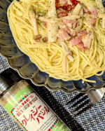 今回は、クレイジーバジルを使ってお料理してみました。クレイジーバジルは、「ハーブの王様」とも言われる香り高いバジルを岩塩、ブラックペッパーなどと絶妙な配合でブレンドされているそうです。トマト料…のInstagram画像