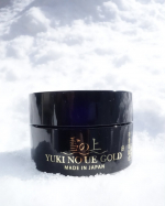 🌸#PR #株式会社ステップワールド 薬用オールインワンジェル「雪の上」から金箔入りのナイトジェル『 雪の上 GOLD 』が新登場したよ·͜·ᰔᩚ金箔入りだからとっても贅沢な感じ！使い方…のInstagram画像