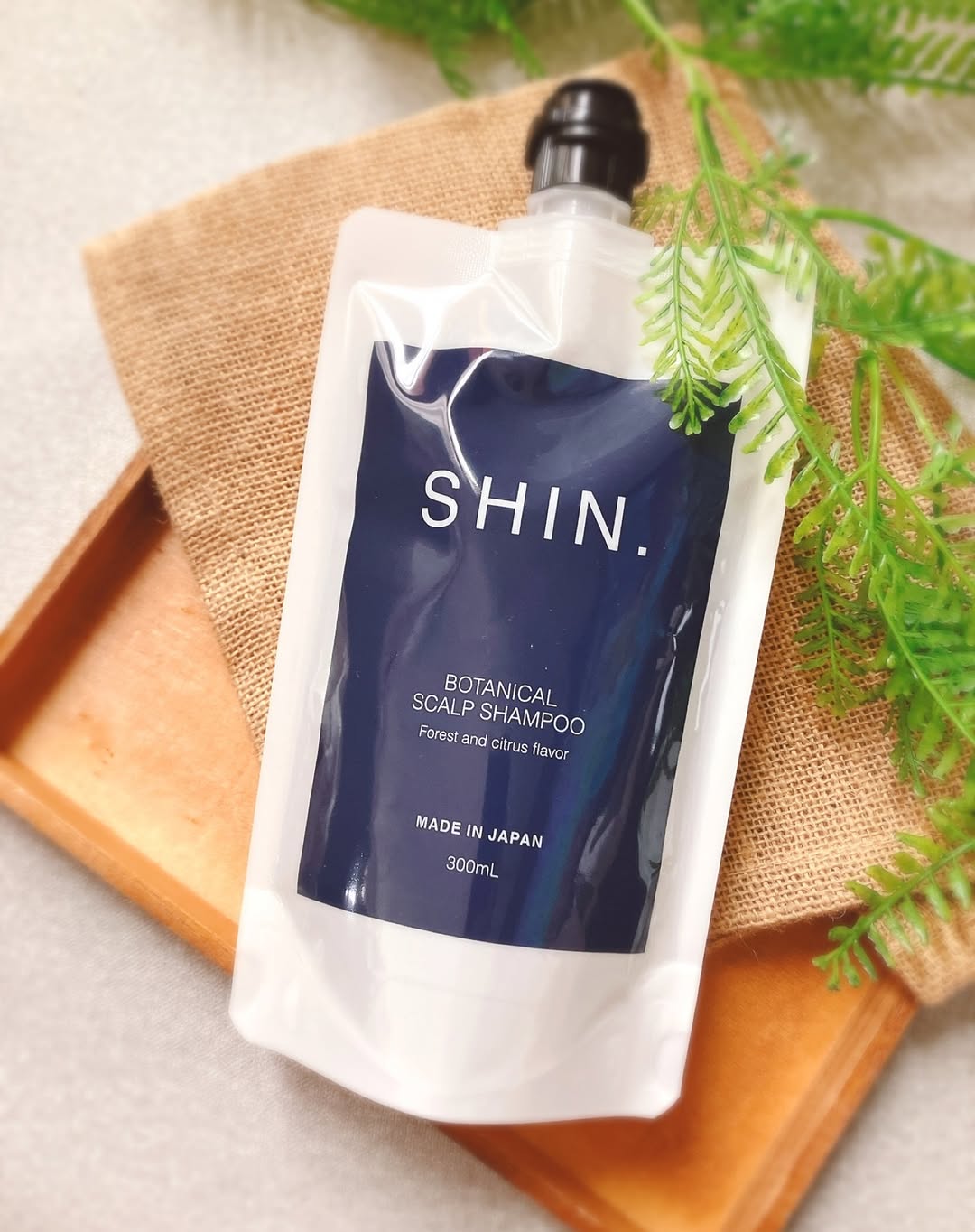 口コミ投稿：男性の髪の悩みはもうこれ1本🧴🫧SHIN.薬用ボタニカルスカルプシャンプー💁🏻‍♂️主人の髪…