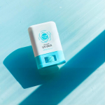 紫外線予報　さらさらUVスティックFSPF50+ PA++++スティックタイプでサッと塗れてヨレやべたつきが無くいつでもどこでも塗り直しが出来るので便利です。携帯しやすいサイズなのでこまめに塗り…のInstagram画像