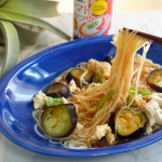 万能すぎる！寺岡家のトマトめんつゆ トマトのグルタミン酸と鰹節のイノシン酸でうまみがたっぷりの麺つゆ 煮るだけでミネストローネにも炒めるだけでナポリタンにも煮詰めるだけでチキンソテーにも！…のInstagram画像