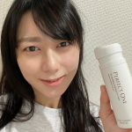 最近これお気に入りなんですが、バームとオイルのいいとこどりなクレンジングです♡ パーフェクトワンのクリアクレンジングバームオイル😌テクスチャーはすごく柔らかいバームって感じで、すごく使いやすい！メ…のInstagram画像