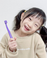 ＊クラプロックス＊　　食べるの大好きスゥさま👧🏻⭐️そんなスゥさまは歯磨きタイムも絶賛頑張り中✨笑　今回 @curaproxjapan さまの歯ブラシを使ってみたんだけど、スゥさまの大好き…のInstagram画像