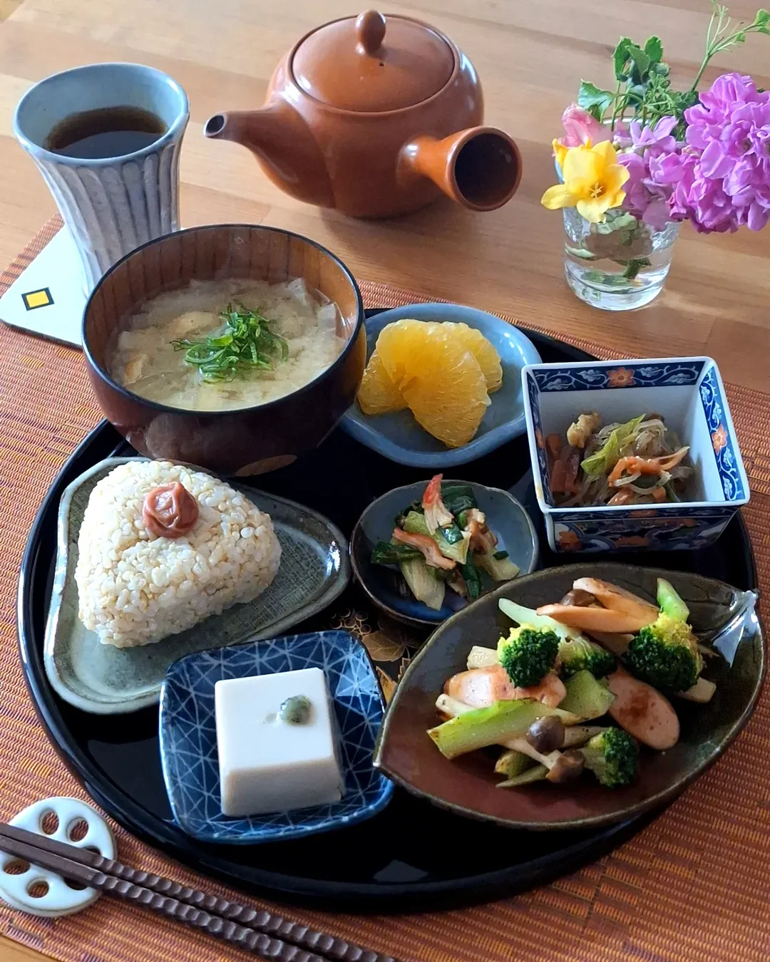 口コミ投稿：.いつものごとく有り合わせでのランチ・ウインナーとブロッコリーの炒め物・糸こんの…