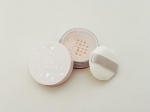 メイクの上から塗り直せるUV！【プライバシー UVパウダー50】SPF50＋PA++++でUVカットとテカリブロックが1つになったルースパウダー。持ち運びしやすいサイズのケース。ふかふ…のInstagram画像