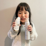 マザーアンドドーターさんのクリアUVスプレー✨SPF50 +PA++++会社のお名前通り母と娘だからさ家族みーんなで使えちゃうスプレーなのよ！しかもさ～自分じゃ塗りにくい背中あたりと…のInstagram画像