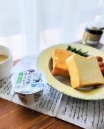 おうちコープで頼める3点セットでバタバタな朝や、疲れが残る時も優雅な朝食☕🥐朝何も食べずに畑に行ってきて、収穫してきた朝採れブロッコリーと🥦ミルクブレッドは冷凍だけど、凍ったままトースターで…のInstagram画像