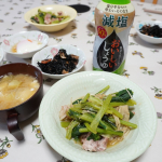 50代…減塩生活スタート✨@shoda_shoyu1873 毎日の料理に【塩分を気にする人のおいしいしょうゆ】を使い始めました🥢煮物に、マグロ丼に、菜の花のおひたしにといろいろな料理に使って…のInstagram画像