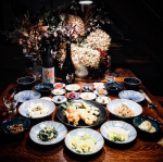 先日の夜ごはん。穴子の天ぷらでした☺️．東京湾の穴子のおすそわけをいただいて天ぷらにしました。上手にあがってとても美味しかったです。冷奴は、正田醤油株式会社さんの「塩分を気にする人のおいし…のInstagram画像