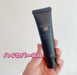 「モイストラボ　ハイカバー薬用美白BBクリーム」✨SPF50 PA++++ＢＢクリームが人気の「モイストラボ」の新商品♪高級感あふれるブラックのパッケージのこちらはコンシーラー級のカバー力で…のInstagram画像