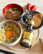 𖥧 𖥧 𖧧 ˒˒. . 𖡼.𖤣𖥧 ⠜ 今日のお昼ごはんは、卵かけご飯♪いつもとは違う、リッチなお醤油をかけて頂きました！ \\ 寺岡家のたまごにかけるお醤油PREMIUM✨ //金の化粧…のInstagram画像